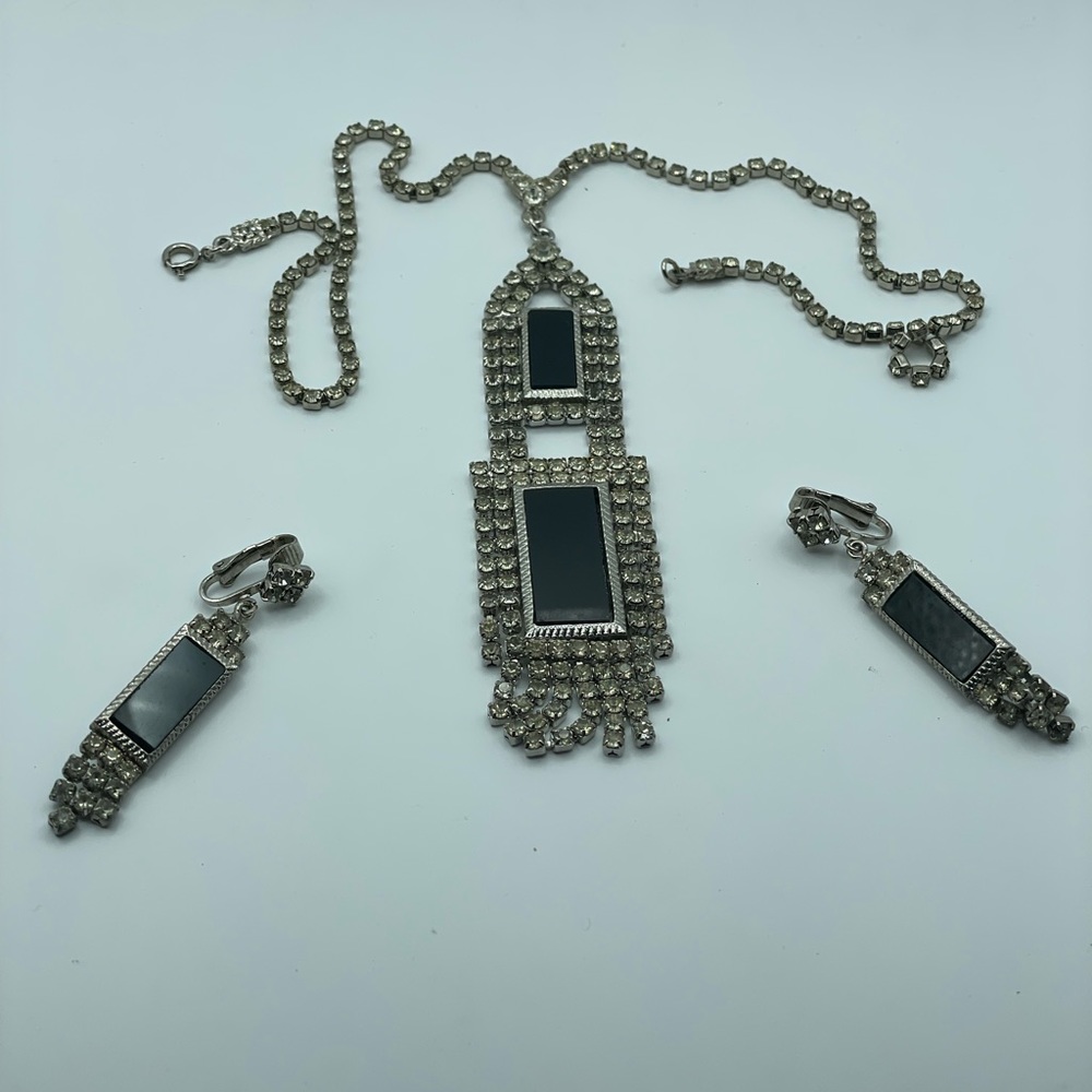 VNTG ART DECO BLACK AND RHINESTONES NECKLACE AND EARRINGS